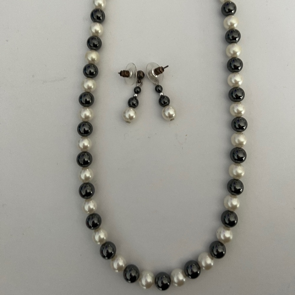 Vintage Faux Glass Pearls necklace Earrings